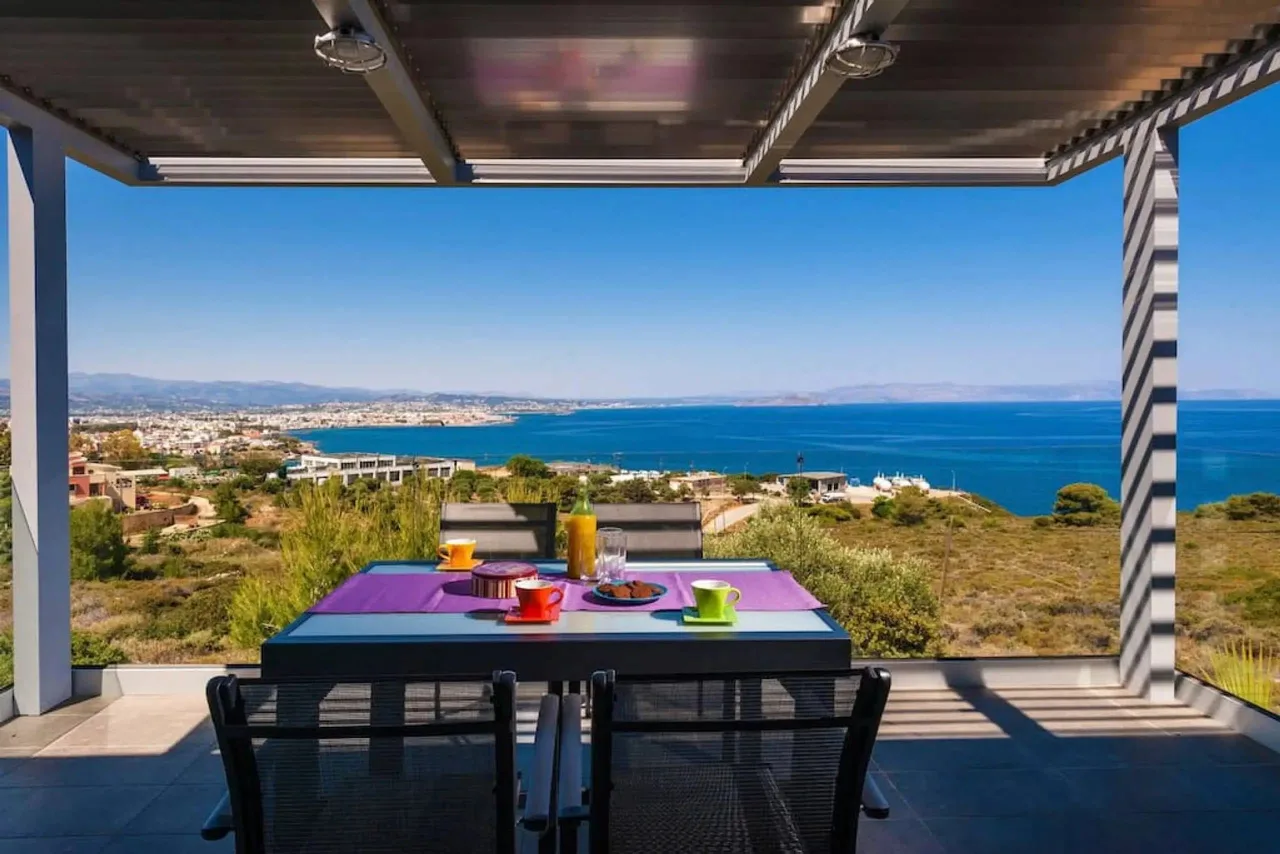 Luxurious Villa With Panoramic View
