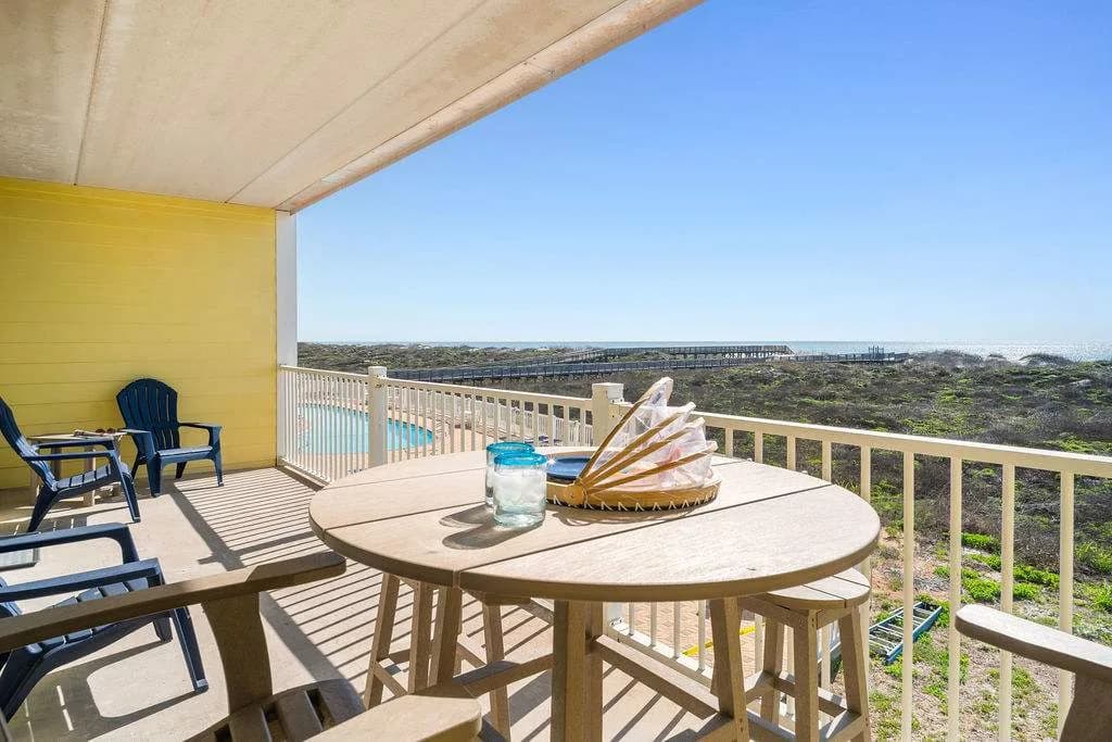 Beachfront Three Bedroom Retreat in Port Aransas
