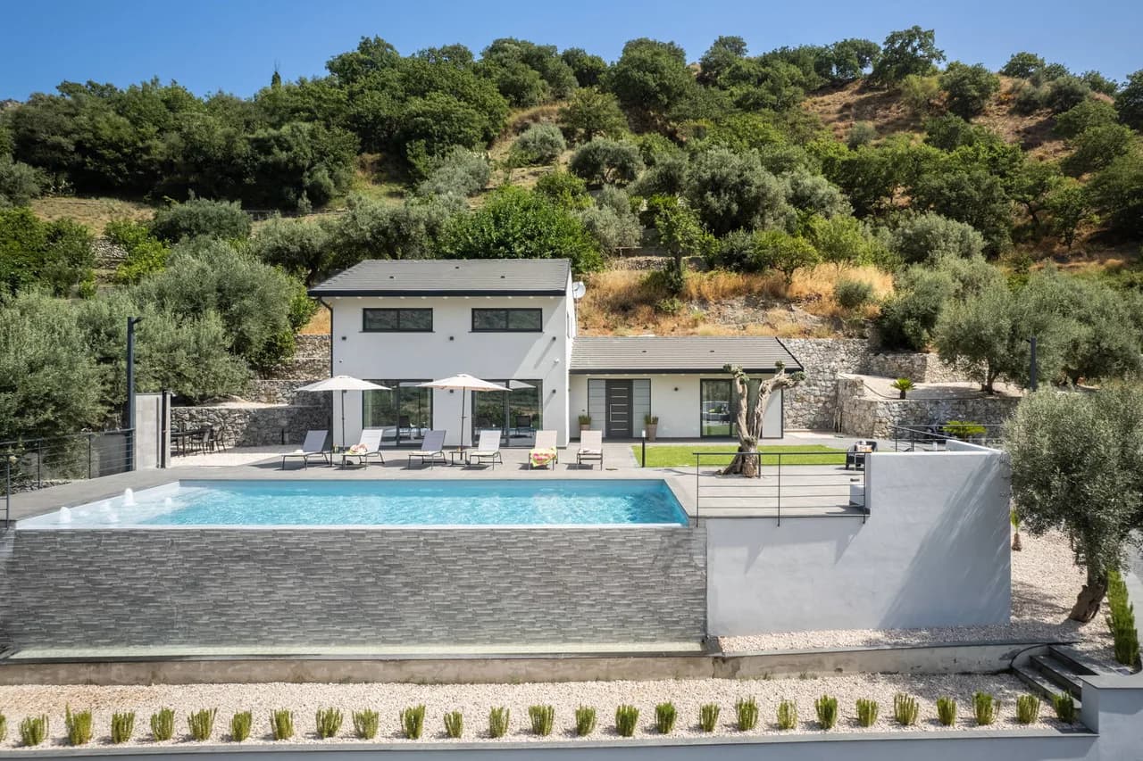 Villa Nestled in the Enchanting Countryside