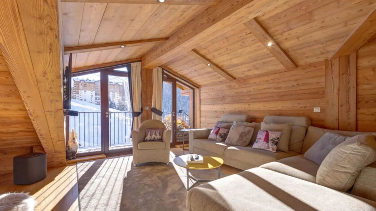 Penthouse in Courchevel’s Heart With Fireplace