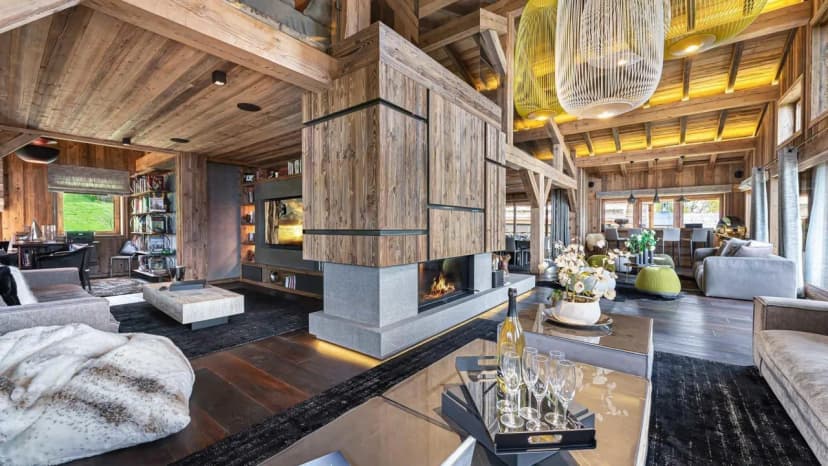 Sophisticated Alpine Escape With Scenic Beauty