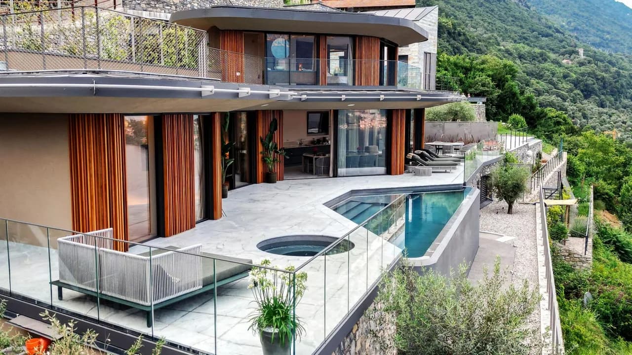 Modern Villa With Pool and Lake Views