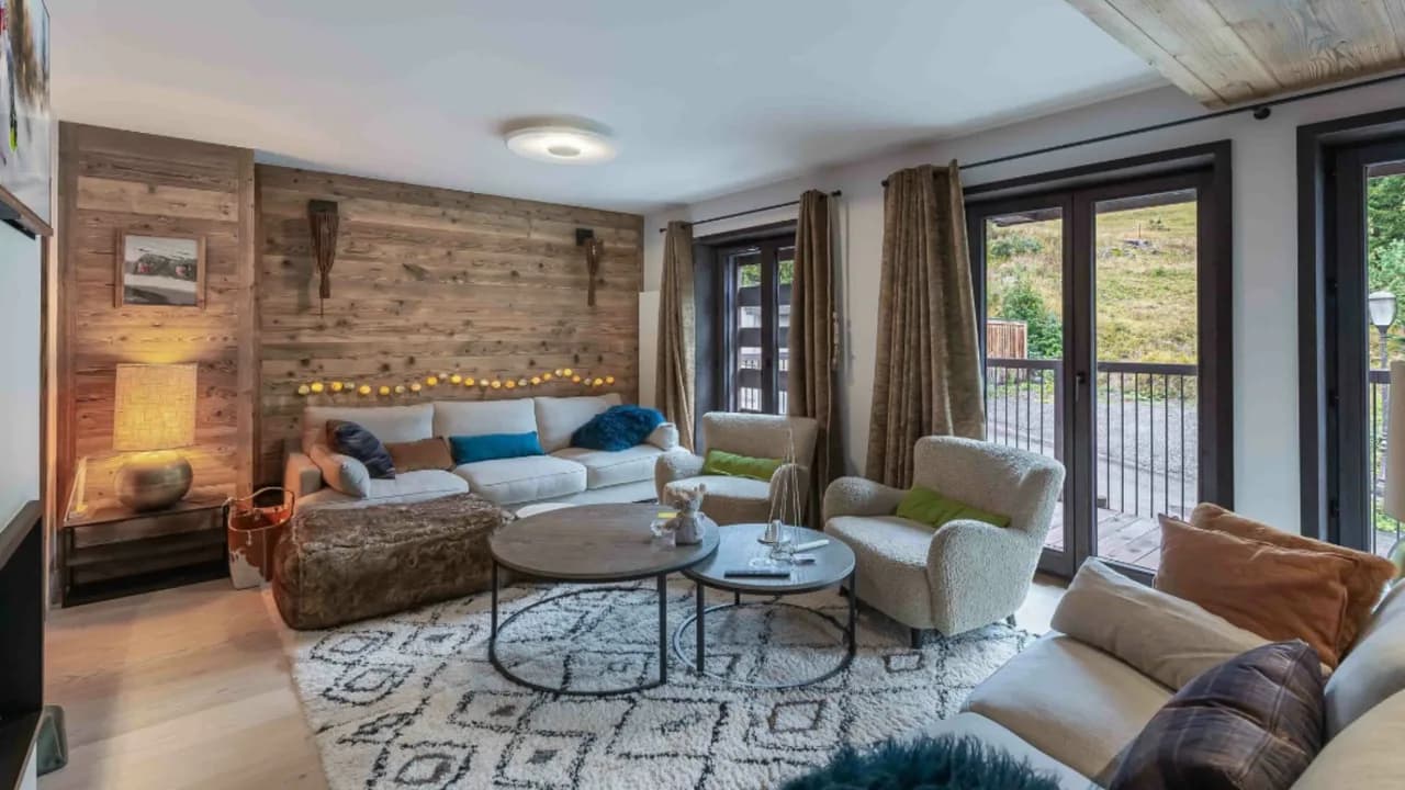Alpamayor Apartment With Ski-in Access