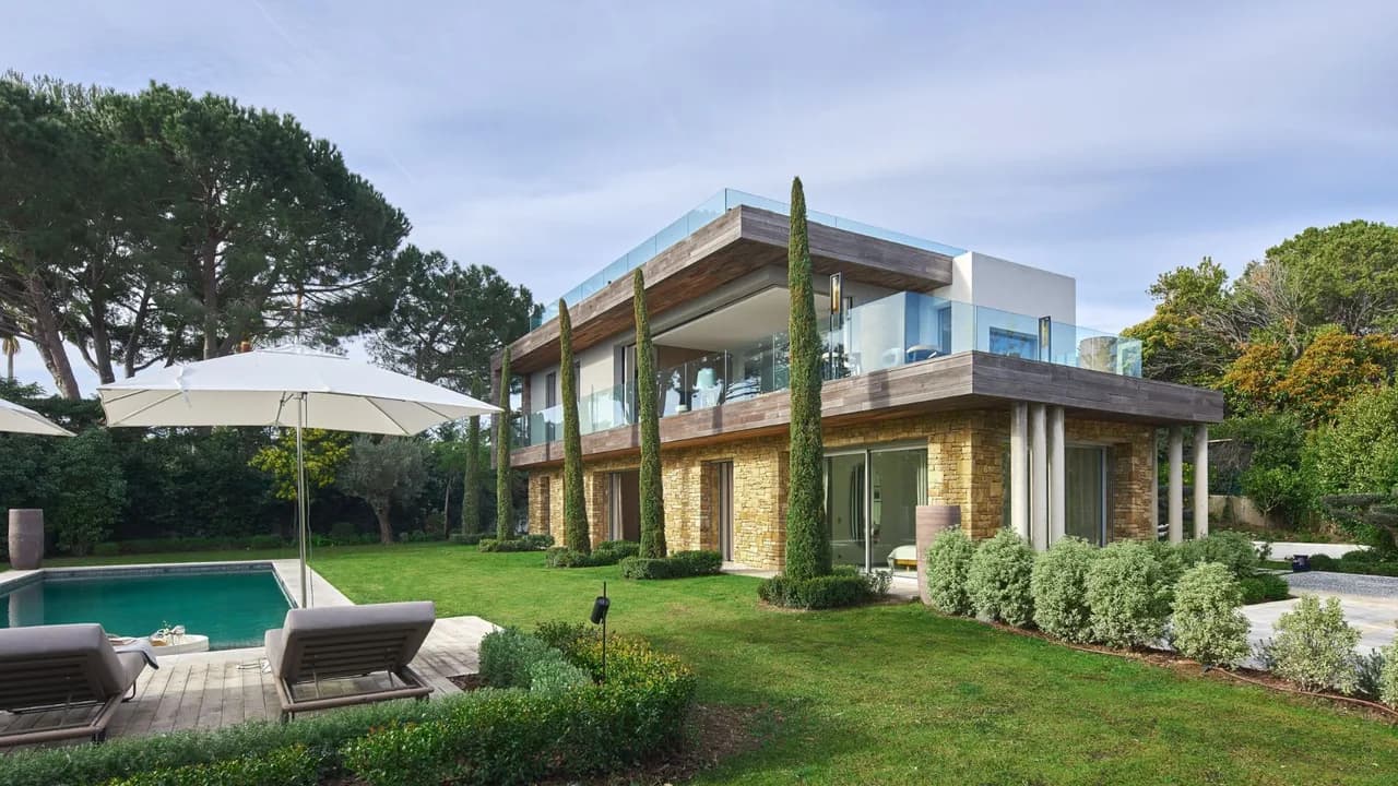 Prestigious Getaway Near Antibes Beaches
