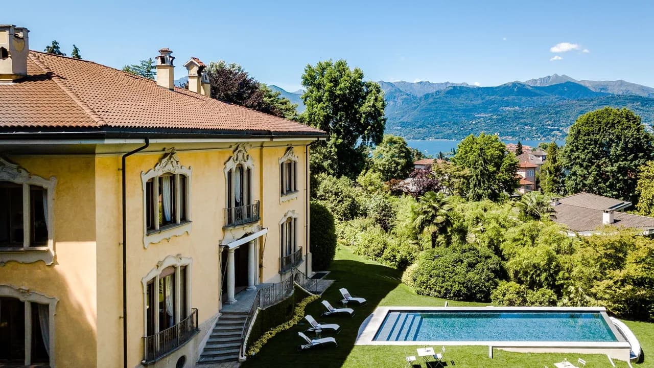 Luxury Villa Overlooking Lake Maggiore