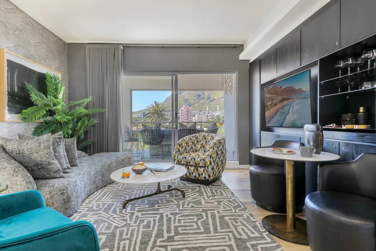 Designer City-View Apartment in Cape Town