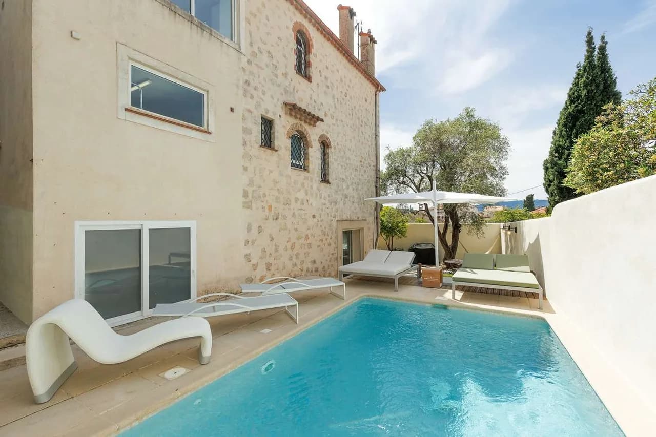 A Modern Villa Sanctuary In Cannes