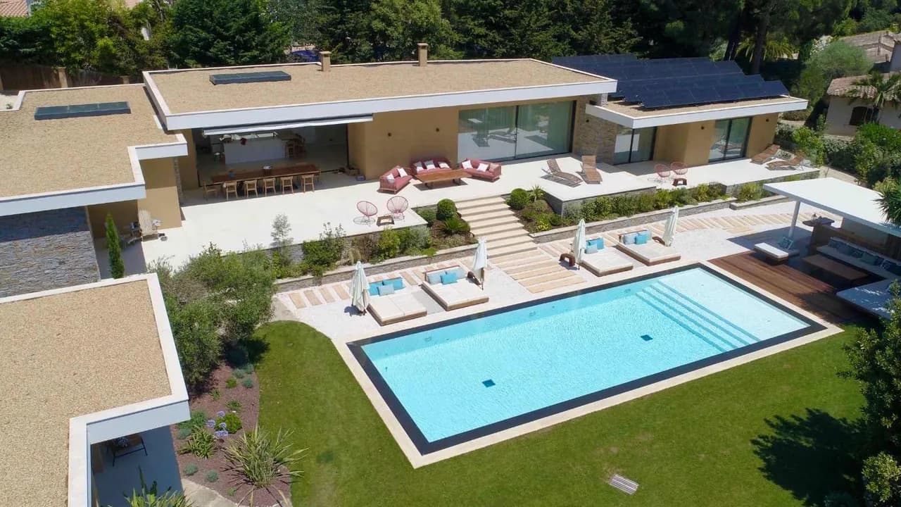 Private Beachside Villa With Heated Pool
