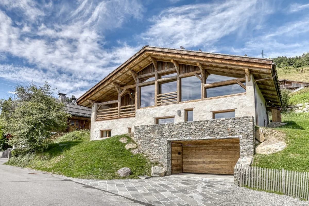 Modern Mountain Chalet With Exclusive Atmosphere