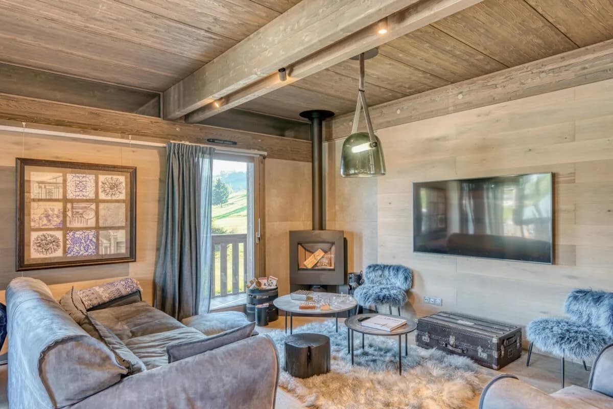 Bright Alpine Home With Mountain Scenery