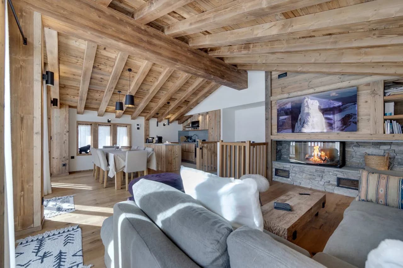 Warm Mountain Chalet Close to Slopes