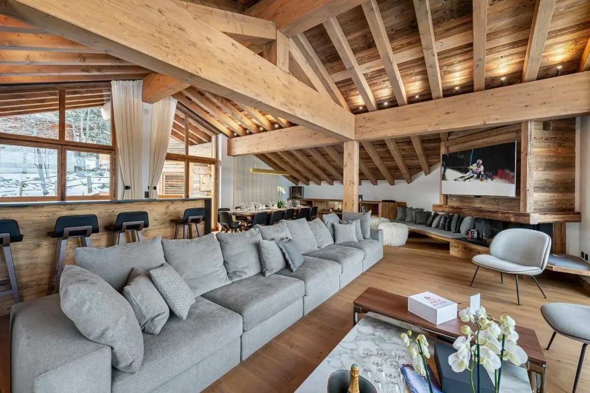 Stylish Mountain Residence With Large Living Areas