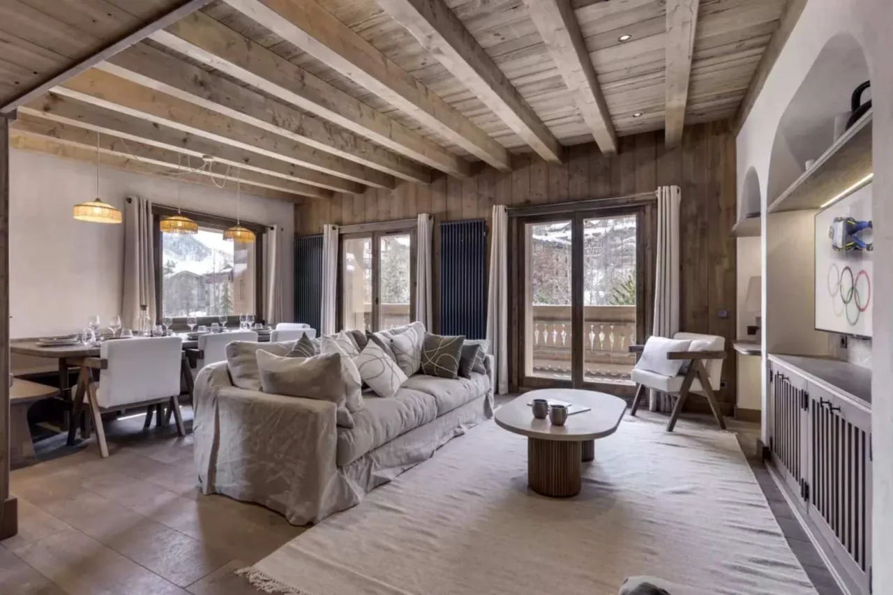 Luxury Alpine Apartment with Panoramic Views