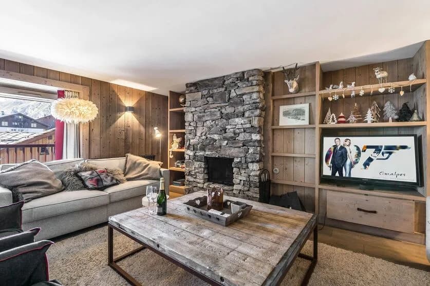 Stylish Alpine Apartment Near Ski School
