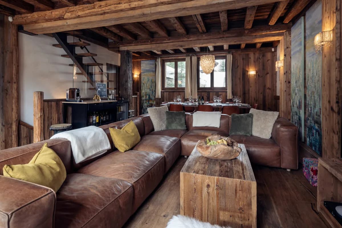 Luxury Chalet With Pool And Spa