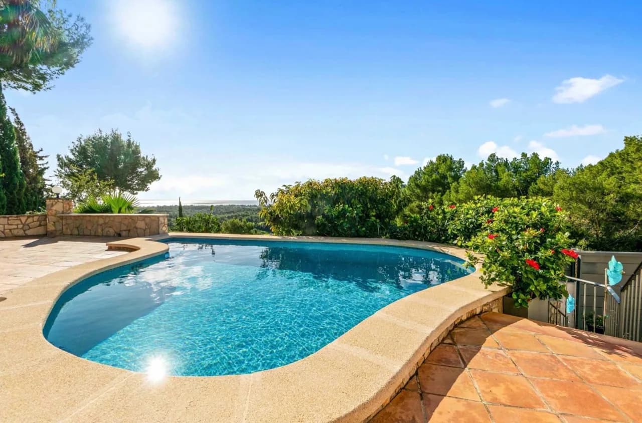 Luxury Golf View Villa With Pool