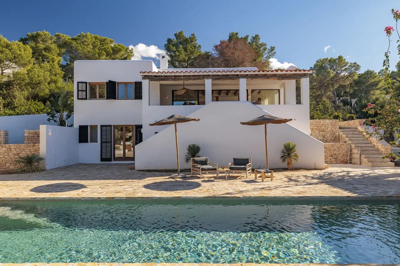 Sunset Sea Views with Saltwater Pool