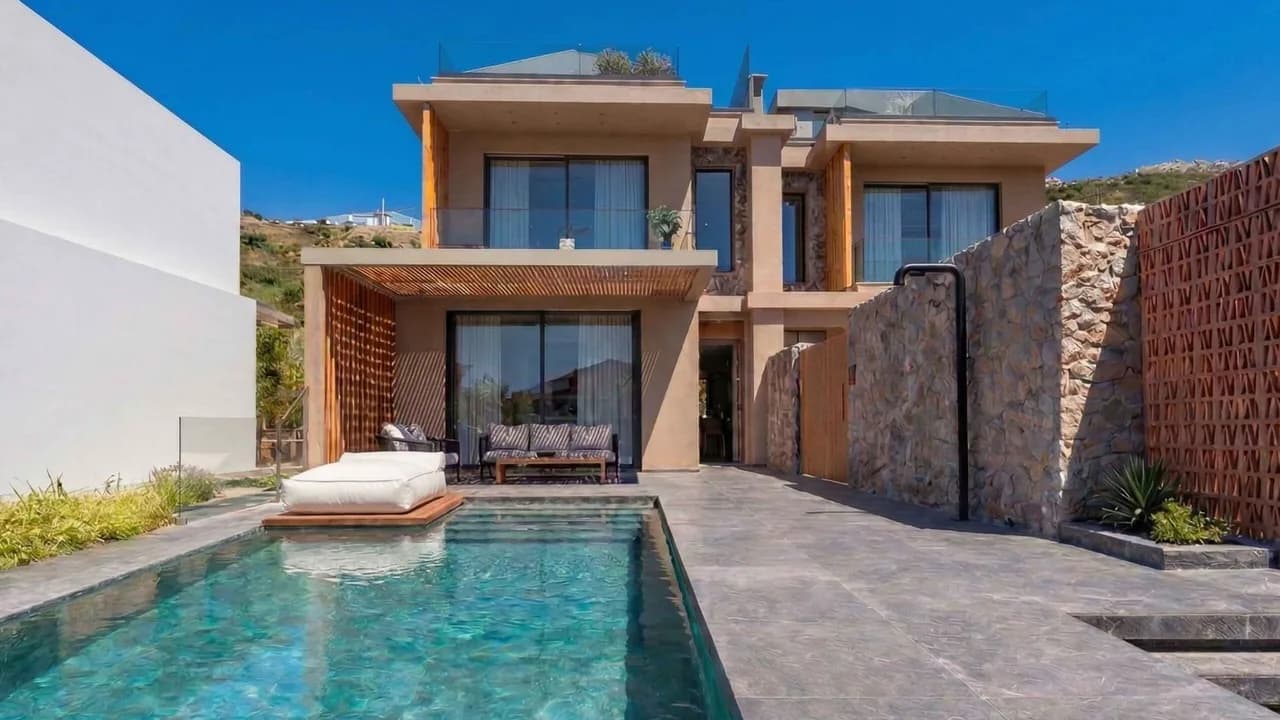 Elegant Beachfront Villa With Pool and Views