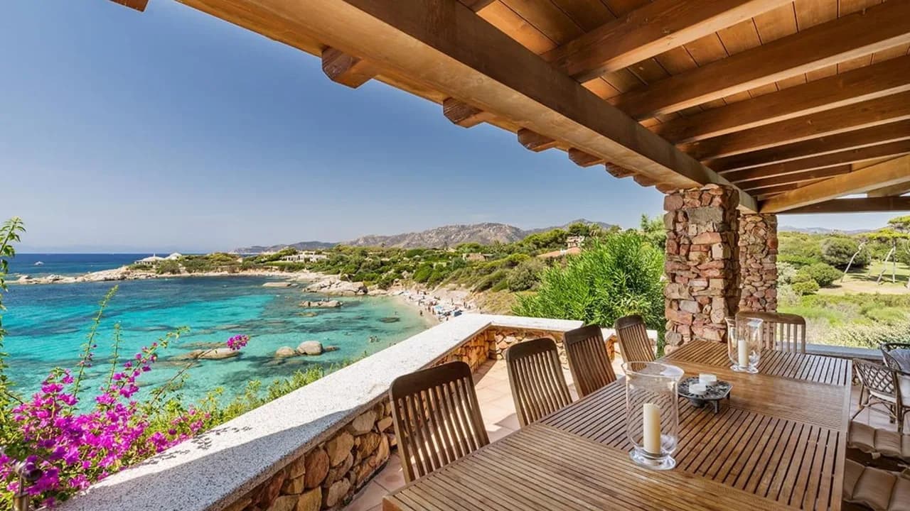 Scenic Villa Overlooking Clear Blue Waters