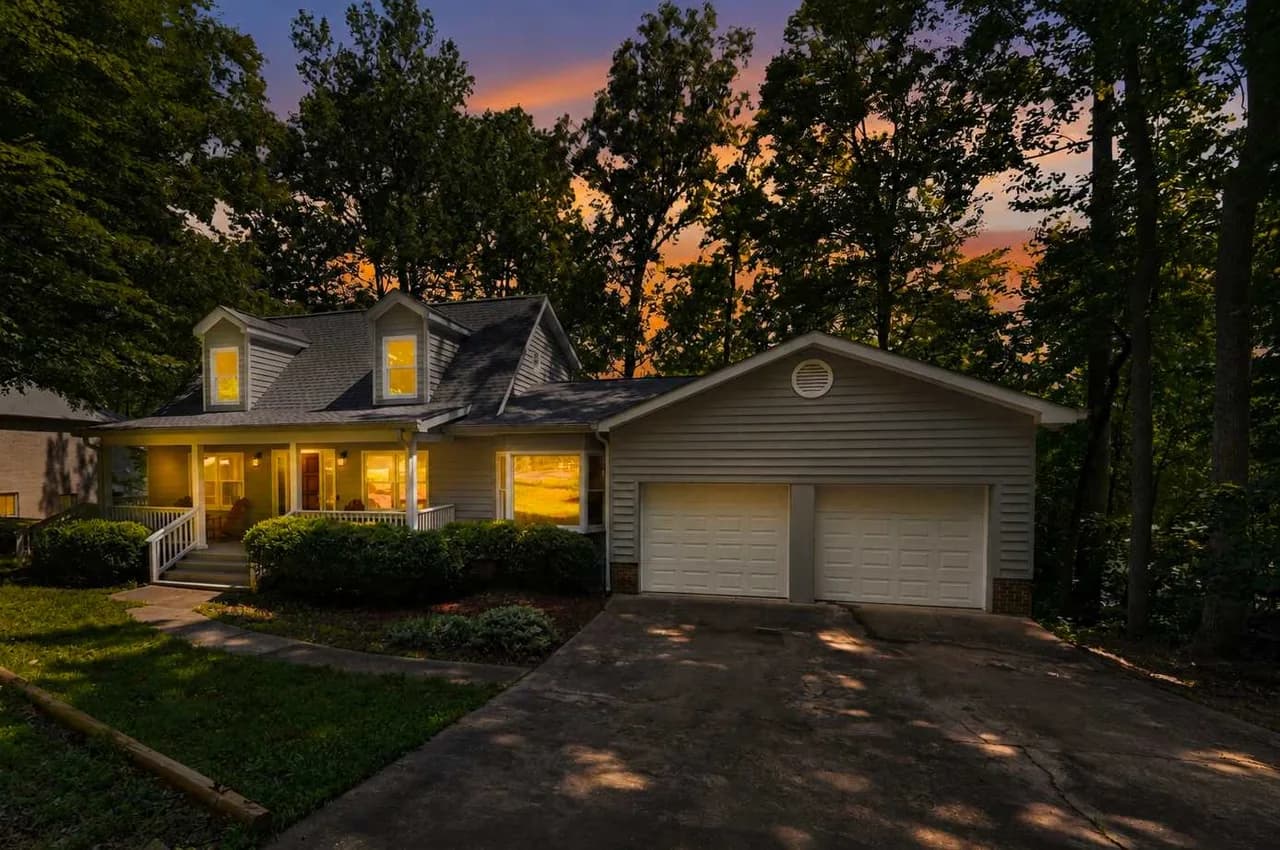 Spacious Four Bedroom Retreat in Westport North Carolina