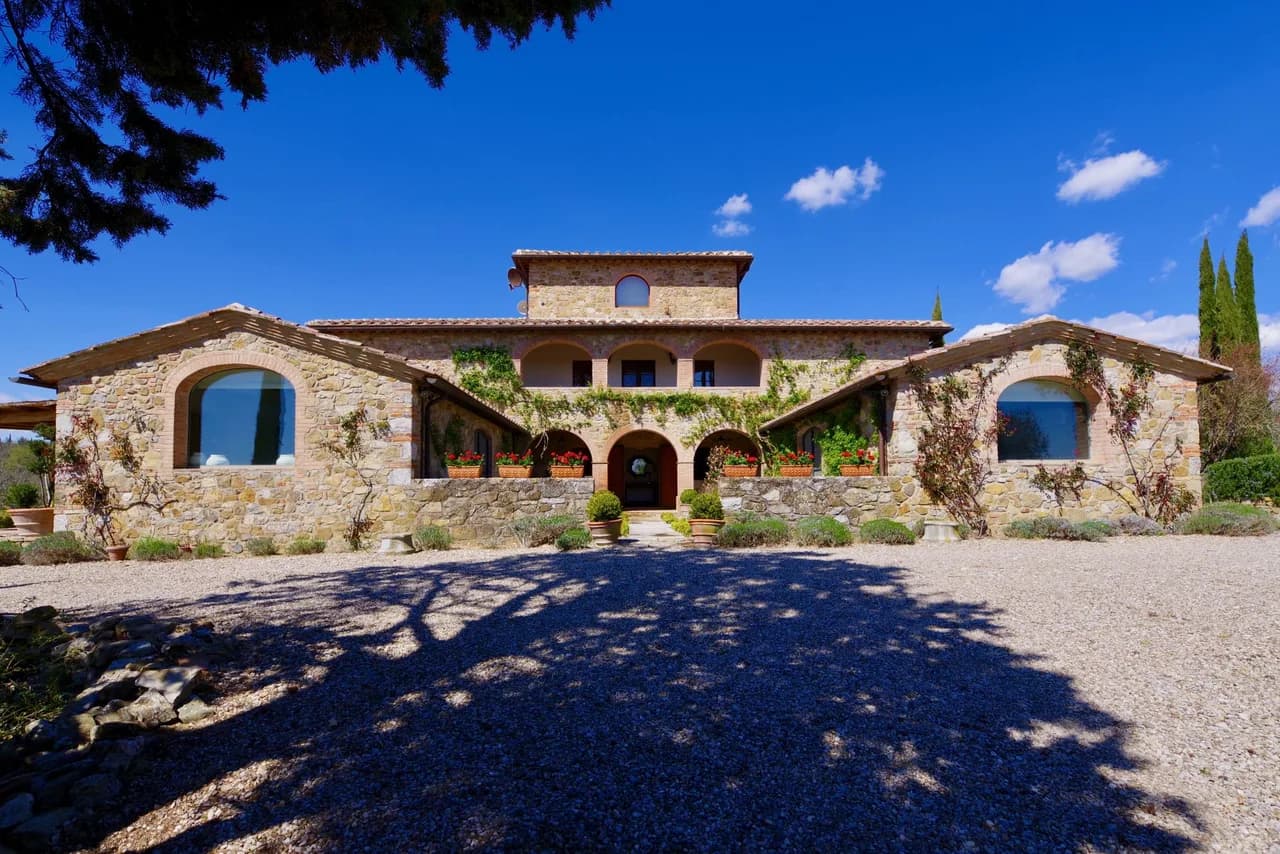 Balcony Four Bedroom Villa in San Gusme