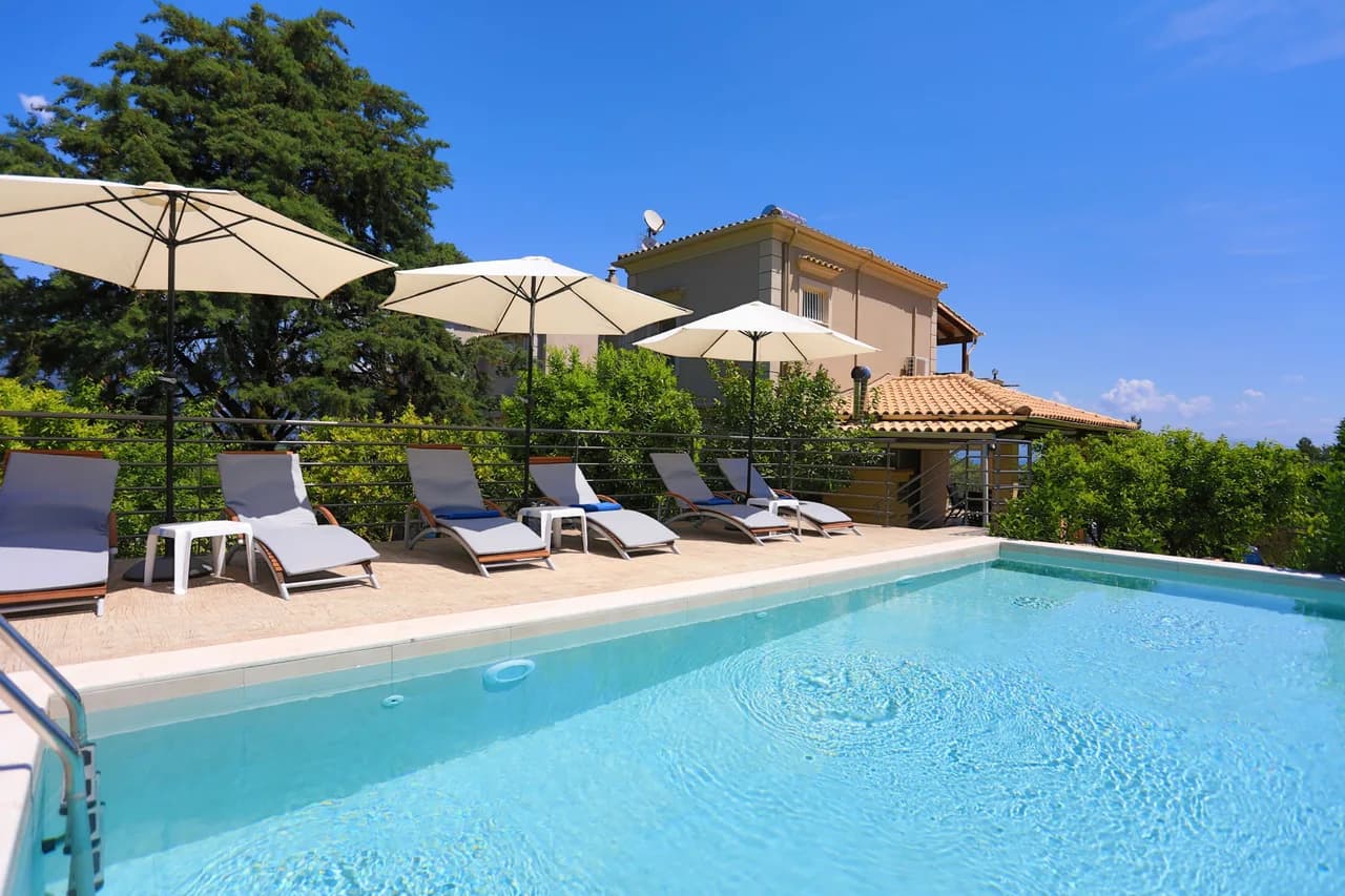 Charming Two Bedroom Villa in Kato Korakiana