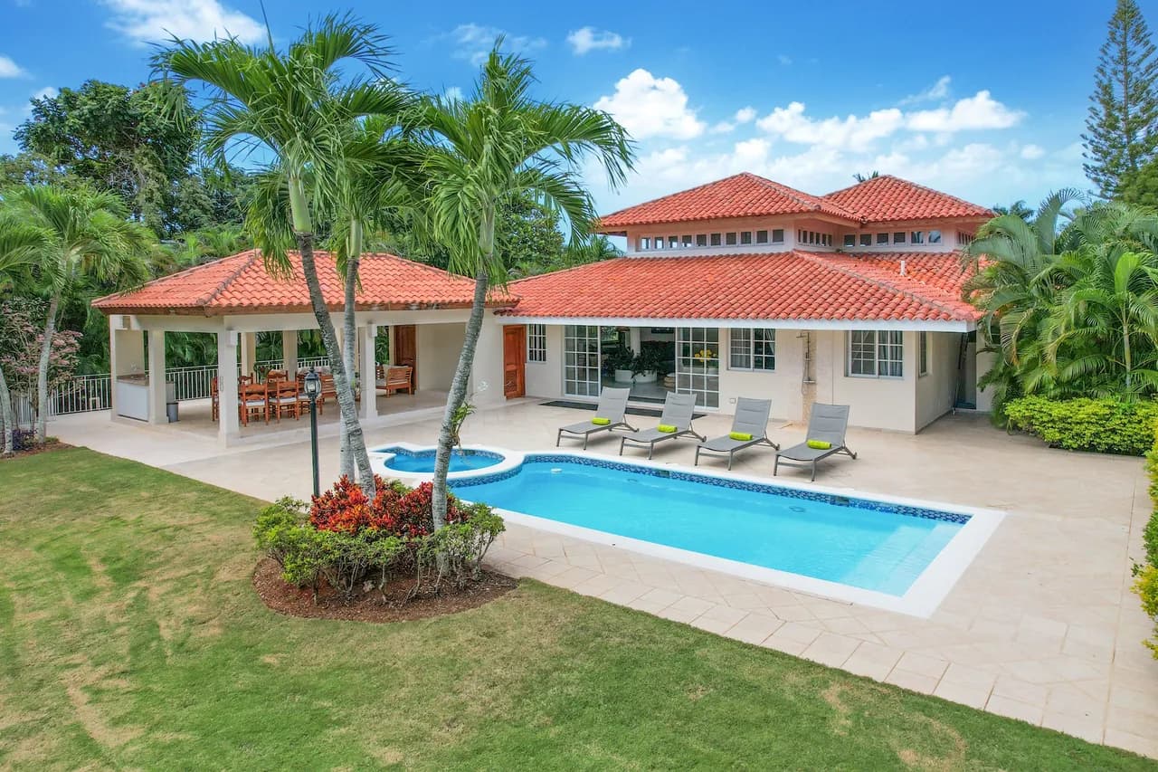 Caribbean-Style Pool Villa in Casa de Campo