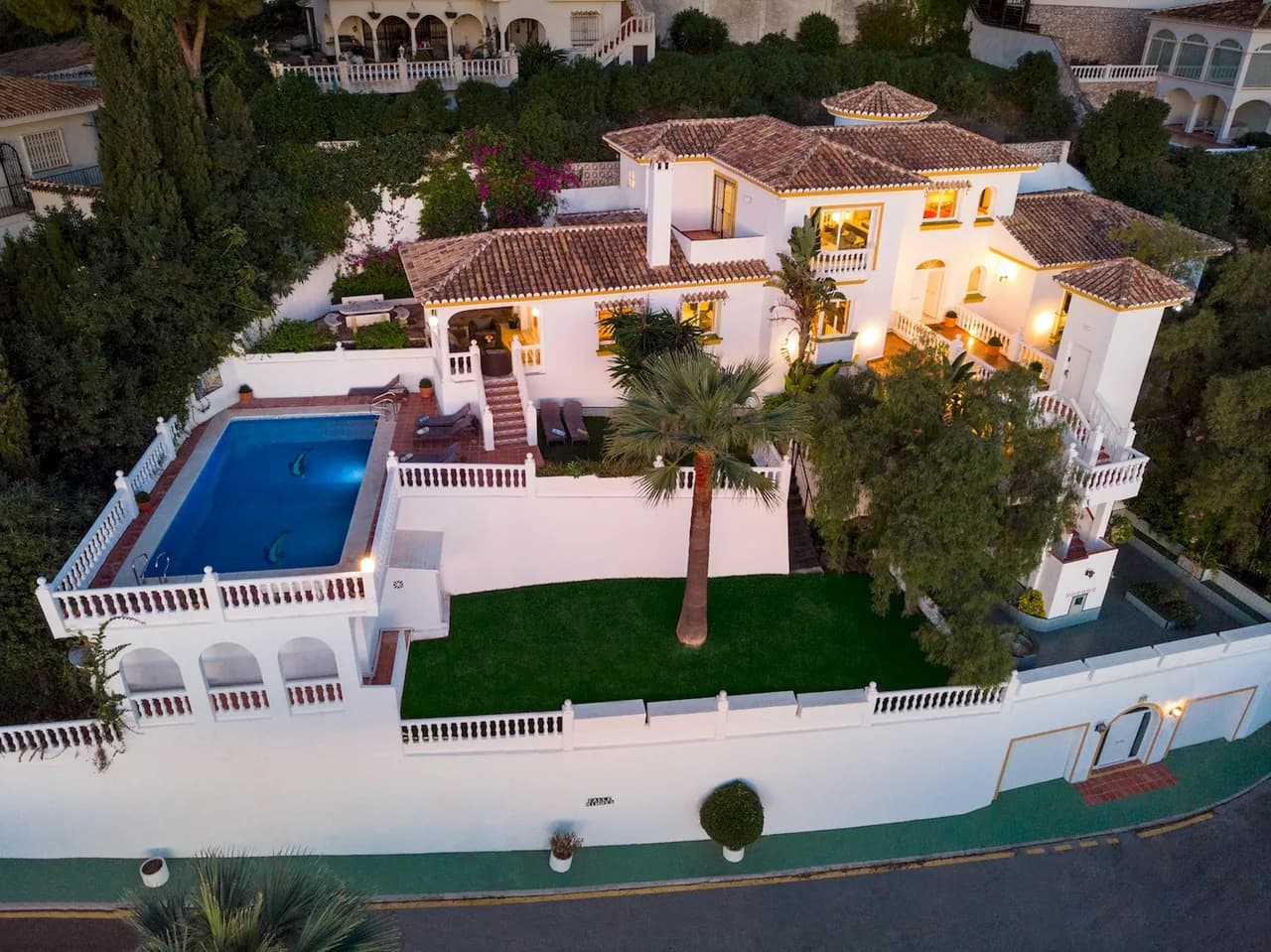 Spacious Family Villa Near Beach in Las Lagunas de Mijas