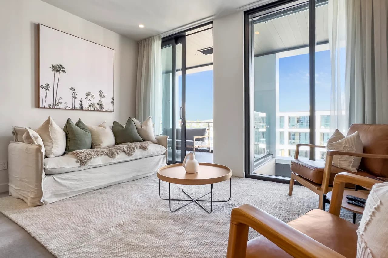 Bright Two Bedroom Apartment in Auckland