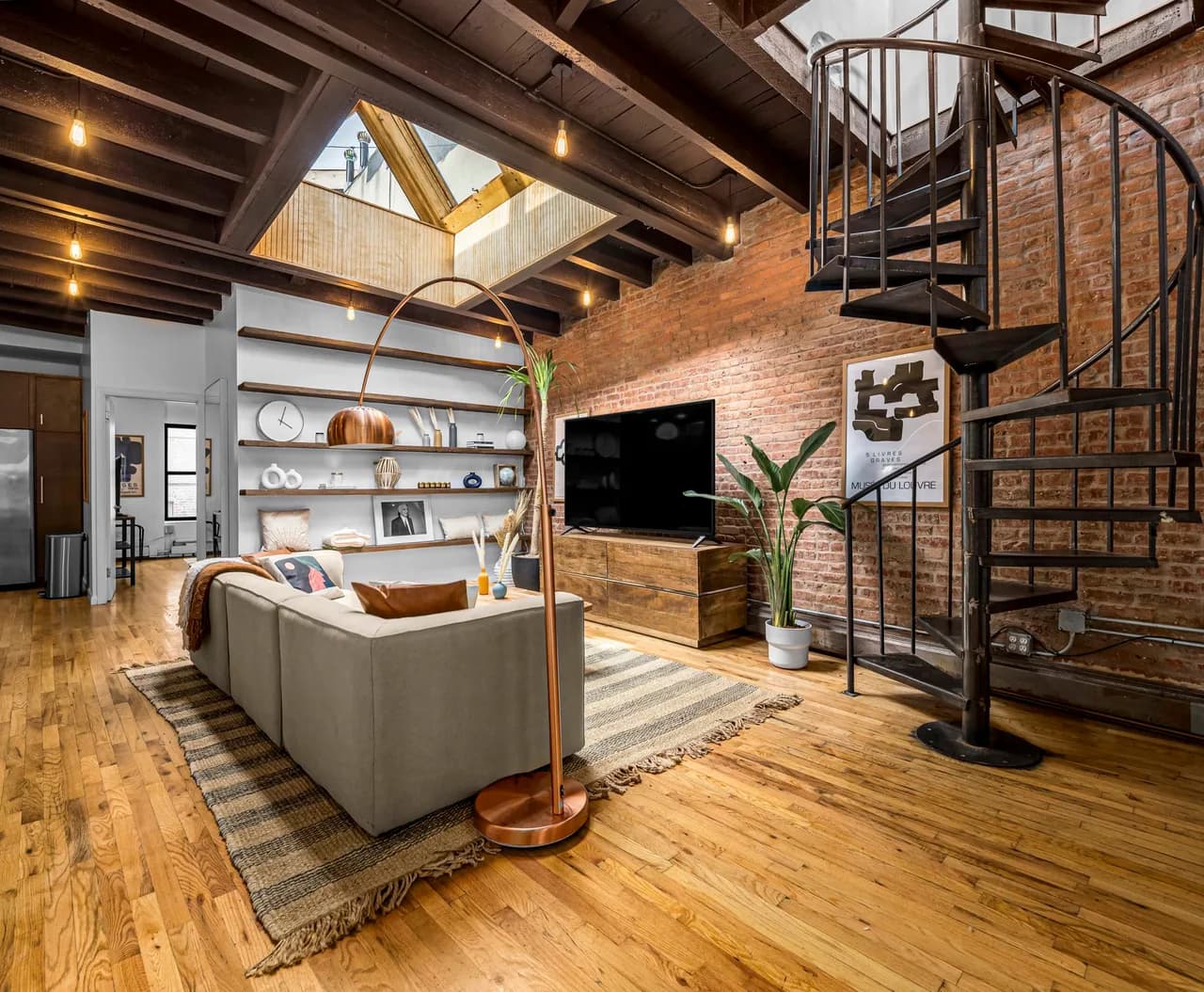 Terrace Three Bedroom Apartment in New York