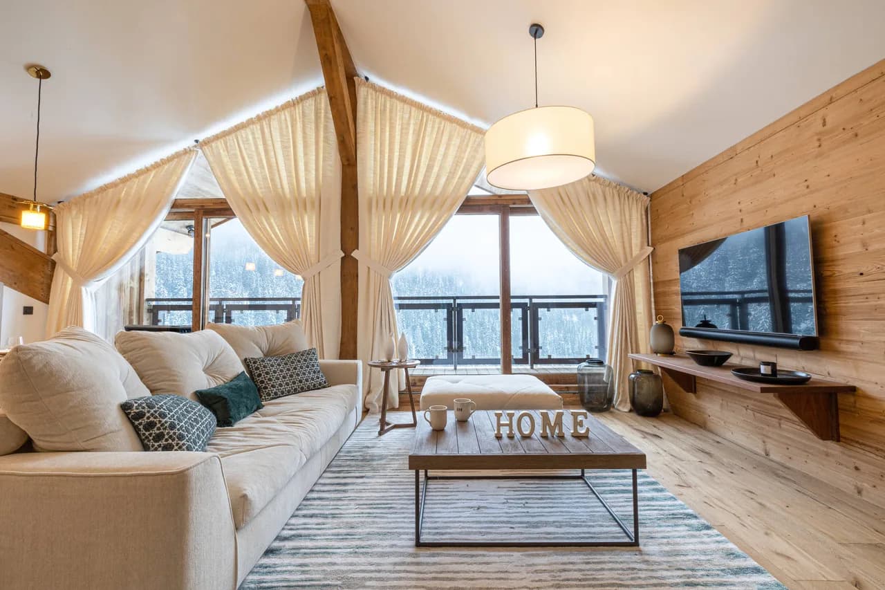 Terrace Three Bedroom Flat in Courchevel