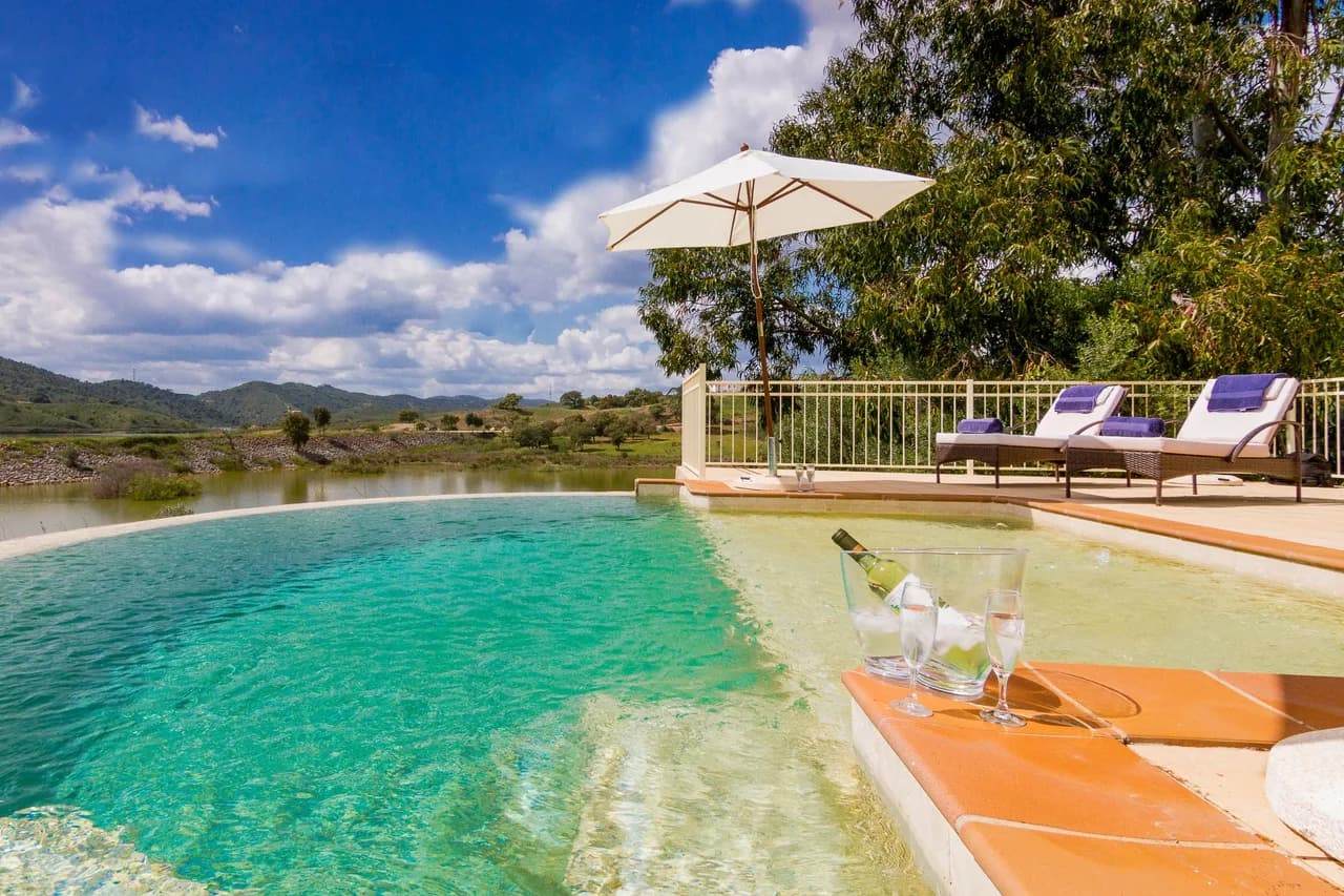 Spacious Five Bedroom Villa in Sao Bartolomeu de Messines