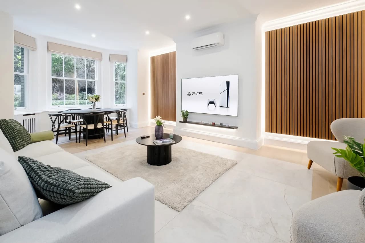 Modern Two Bedroom Apartment in South Kensington, London