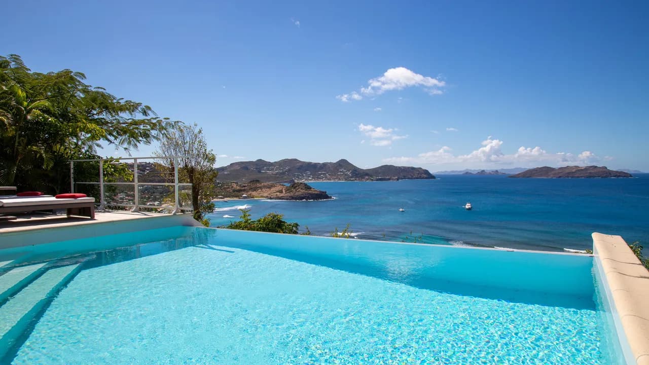 Private Pool Villa in Lorient