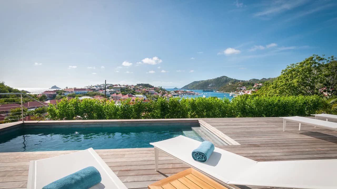 Chic Villa Steps from Shell Beach in Gustavia