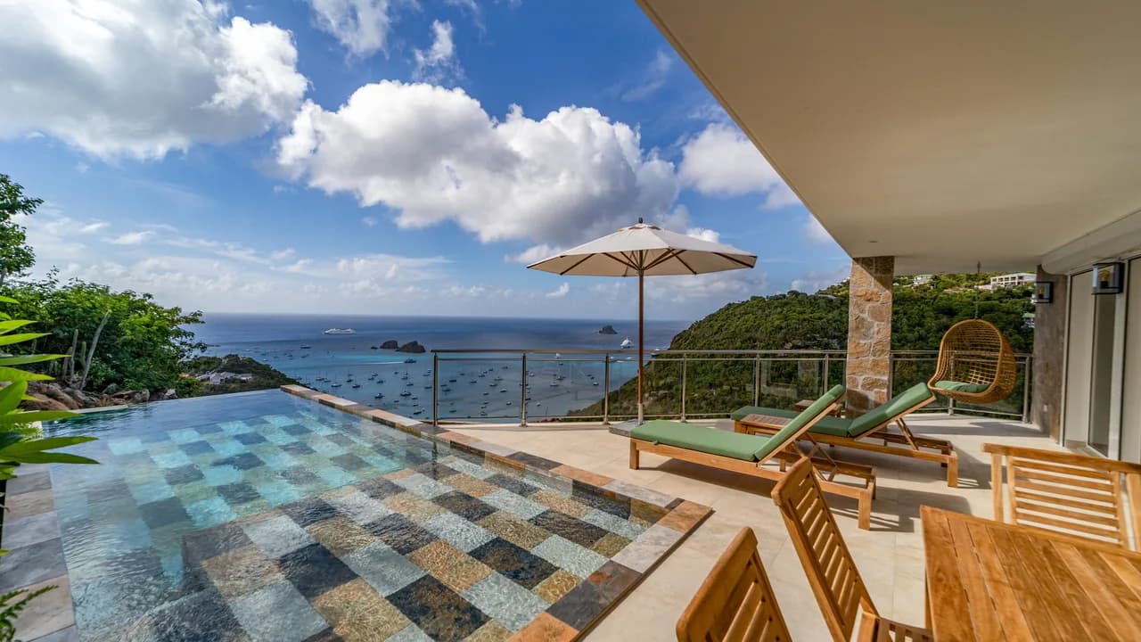 Luxurious Villa with Heated Pool in Colombier