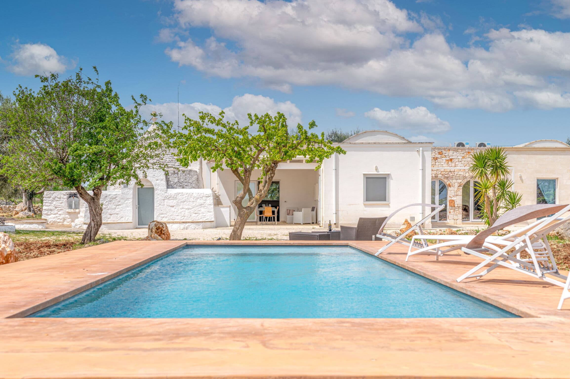 Traditional Trullo with Modern Amenities in Latiano